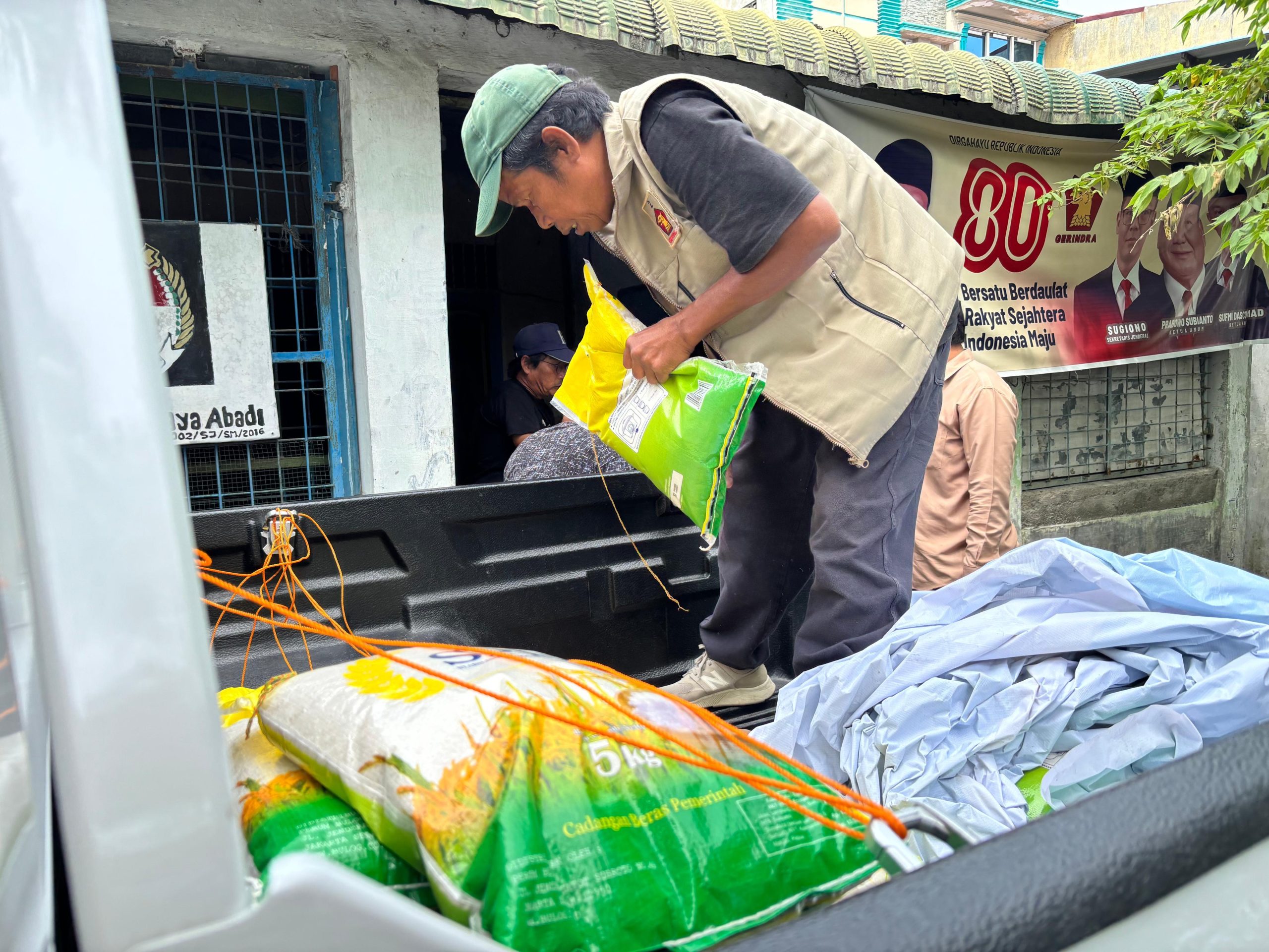 Aksi Cepat Gerindra bergotong Royong Berikan Bantuan Kepada Masyarakat, Terdampak Banjir di Medan.