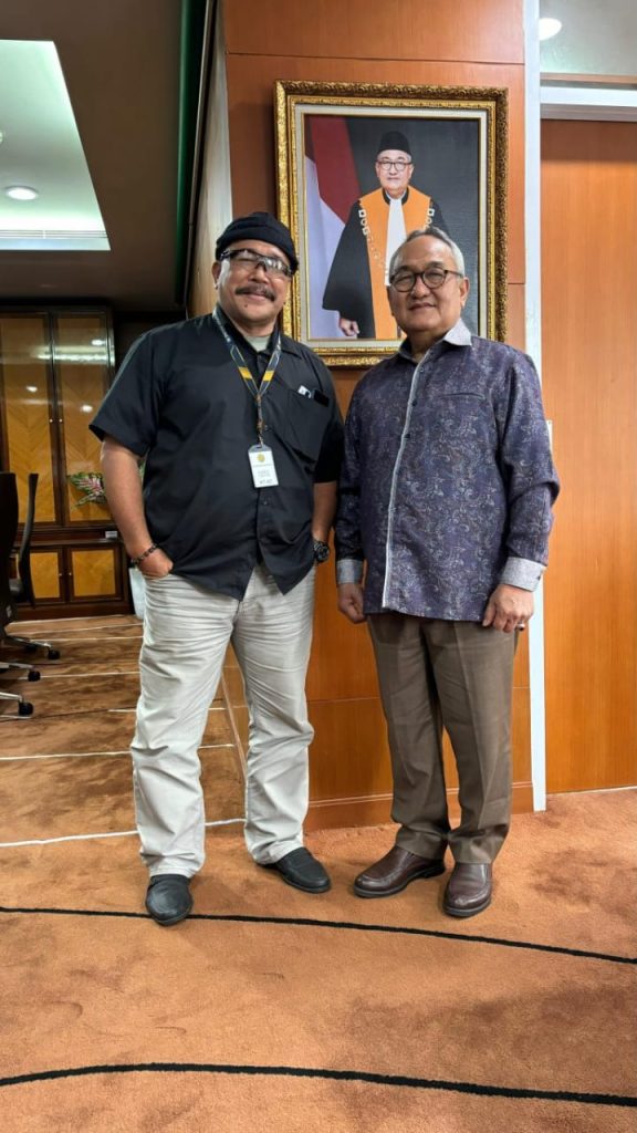 Prof Dr Sutan Nasomal, Sarankan Presiden Prabowo Agar Dirikan Pabrik Aspal berbahan Plastik Limbah Karet Efektif Berdaya Guna!!!