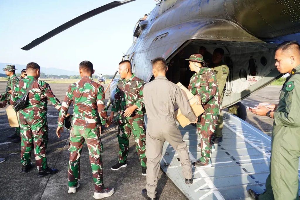 Jalur Darat Terputus, Kota Langsa Terima Bantuan 1,5 Ton via Helikopter.
