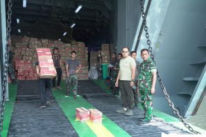 Pertamina Arahkan Helikopter, Antar Logistik ke Aceh Tamiang.