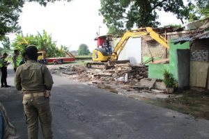 Diduga Sudah 4 Tahun Jadi Sarang Prostitusi Di Klaten, Pembongkaran Temukan Banyak Kondom.