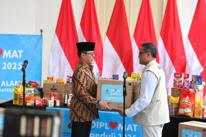 Menlu Sugiono Salurkan Bantuan Diplomat Peduli 2025 untuk Korban Bencana Sumatera Melalui BNPB.