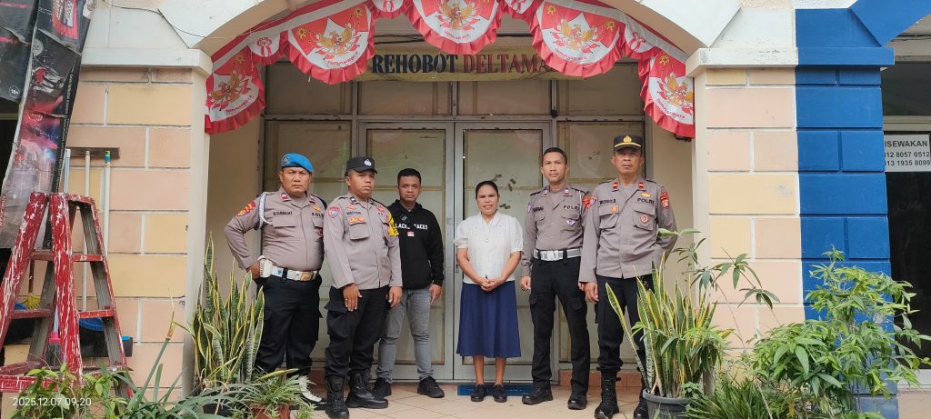 Wujud Polisi Humanis, Polsek Cikarang Pusat, Hadir Mengamankan Ibadah Natal 2025.