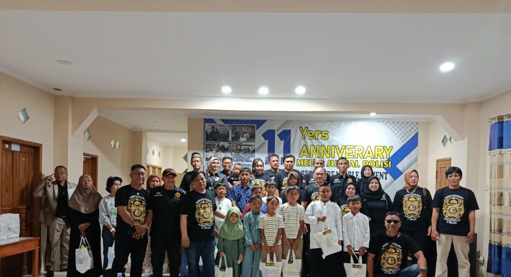 11 Tahun Berkarya Untuk Negeri, Media Jurnal Polisi, Berikan Santunan Kepada Anak Yatim Piatu.