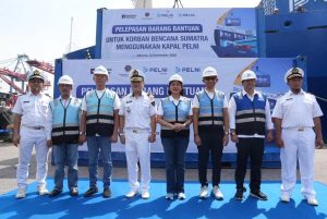 Gunakan KM Kelud, PELNI Kirim 15 Kontainer Bantuan untuk Korban Banjir Sumatera