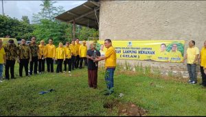 Peduli Alam, Partai Golkar Lampung Tanam Pohon Durian dan Alpukat Dalam Program GELAM di Kemiling