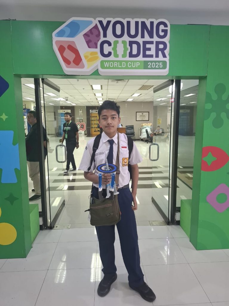 Pelajar SMP Negeri 2 Cilegon Sabet Juara Nasional Young Coder World Cup 2025