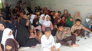 Portal Banten, Gelar Bakti Sosial, Untuk Anak Jalanan Dan Yatim, Di Desa Sida Mukti.