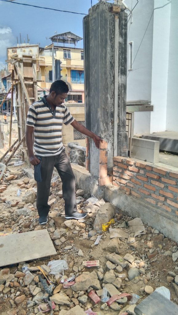 Diduga Pekerjaan Proyek Pembangunan Pagar Mesjid Raya Langsa, Dugaan Tidak Sesuai Dengan Nama Kegiatan Di Plang Papan Nama Kontrak Kerja.