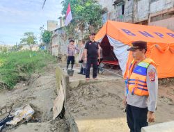 Forkopimda Aceh Tamiang, Serahkan Speed Boat Karet BNPB Dan Sembako, Untuk Warga Lubuk Sidup.