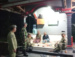 Babinsa Musuk Bersama Warga, Gelar Patroli Malam, Perkuat Siskamling Dan Rasa Aman Di Taman Sari.