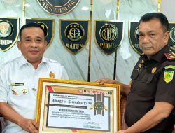 BPI KPNPA RI, Anugerahkan BPI Award kepada Kejati Jatim, Apresiasi Bongkar Korupsi PT DABN Probo Linggo.