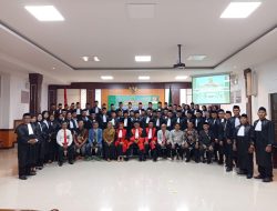 Ketua PT Padang, Ambil Sumpah 59 Advokat Baru.