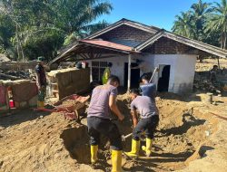 Pulihkan Kehidupan Pasca Banjir, Brimob Batalyon C, Bersinergi Bangun Air Bersih Dan Fasilitas Warga, Di Batang Toru.