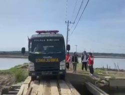 Polri Hadir Untuk Kemanusiaan, Pengungsi Banjir, Di Bireuen Terima Layanan Kesehatan Gratis.