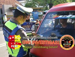 Hari Kedua Operasi Keselamatan Maung 2026, Sat Lantas Polres Lebak Bagikan Pamflet dan Tempelkan Stiker Himbauan