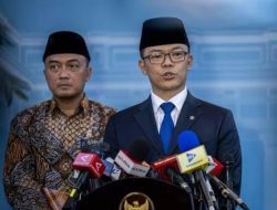 1) Menlu Sugiono Ungkap Isi Pertemuan Presiden Prabowo dengan Ulama dan Ormas-ormas Islam di Istana.