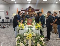 Samuel Pakambanan SE Tutup Usia 69 Tahun, Tinggalkan Teladan Hidup, Jonathan L Parapak: Dia Miliki Komitmen Jujur dan Melayani Tuhan