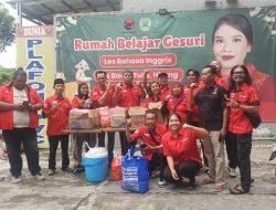 Gesuri Mesias Bintang Merah Angota Dewan DPRD Kota Tangerang Berbagi Takjil Dibulan Ramadhan Bersama Anggota PAC PDI Perjuangan Ciledug