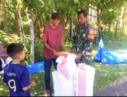 Lewat Komsos Produktif, Babinsa Koramil 01/Sukajaya Serap Aspirasi Petani dan Bantu Angkut Gabah